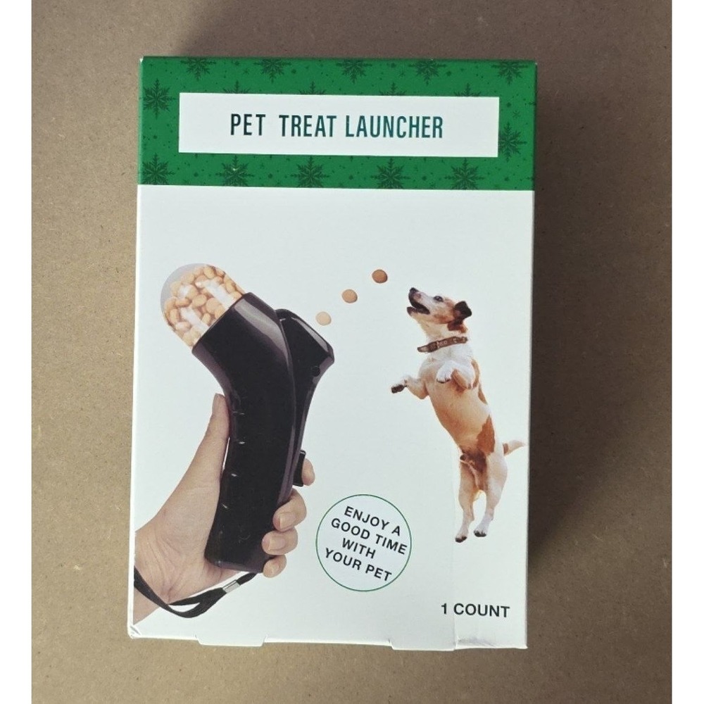 Festive Voice Pet Treat Launcher. Dog or Cat Training/Reward Black New In Box